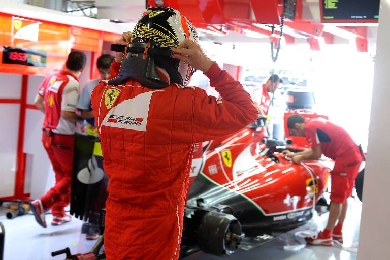 Raikkonen Ferrari Suzuka box