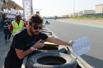 Alonso pit 24 Ore Kart Dubai