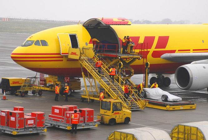 Dhl F1