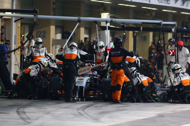 23.11.2014- Race, Pit stop, Nico Hulkenberg (GER) Sahara Force India F1 VJM07