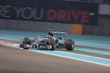 23.11.2014- Race, Nico Rosberg (GER) Mercedes AMG F1 W05 spins