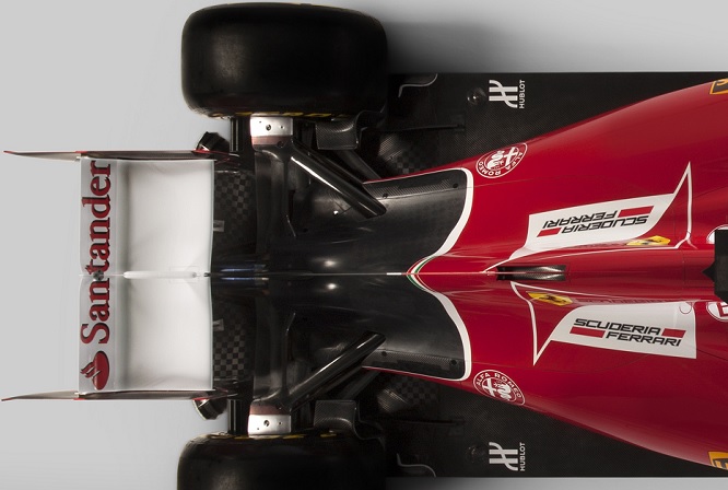 Ferrari SF15-T vista posteriore superiore