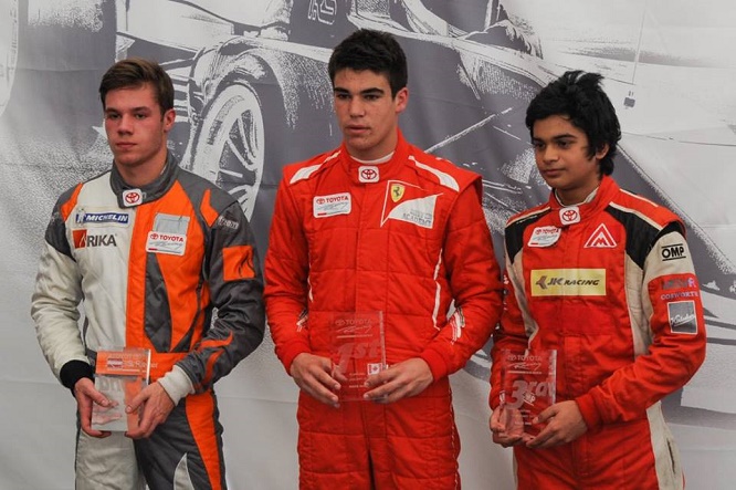 Stroll podio Toyota Racing Series 2015