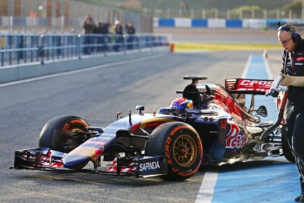 Max Verstappen (NLD) Scuderia Toro Rosso STR10.02.02.2015.