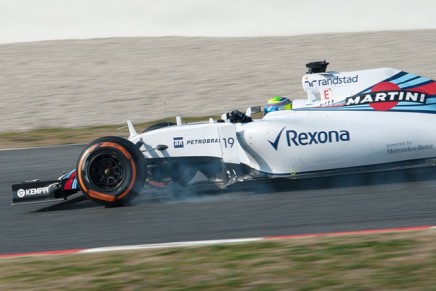 Felipe Massa (BRA) Williams FW37 locks up under braking.20.02.2015.