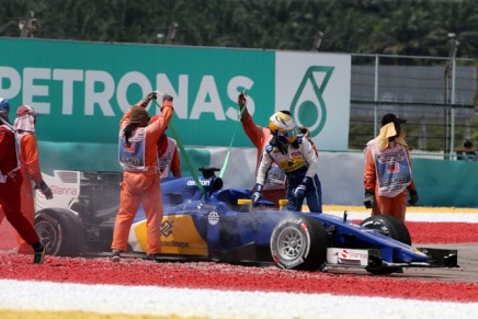 29.03.2015- Race, Marcus Ericsson (SUE) Sauber C34 retires from the race