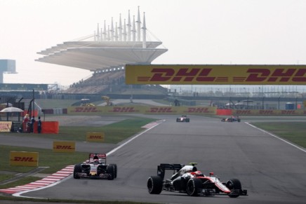 10.04.2015 - Free Practice 1, Jenson Button (GBR)  McLaren Honda MP4-30.