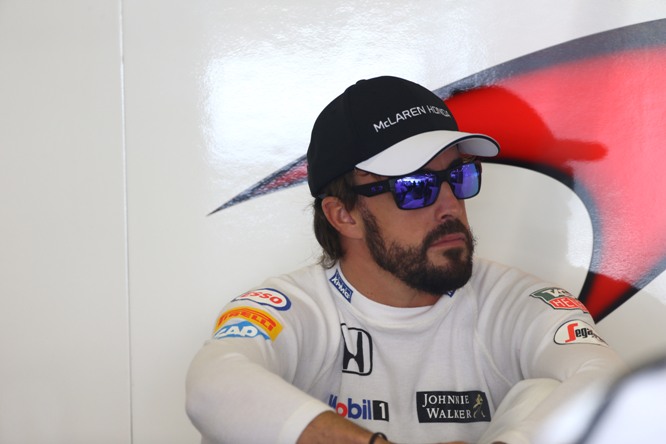 11.04.2015 - Free Practice 3, Fernando Alonso (ESP) McLaren Honda MP4-30