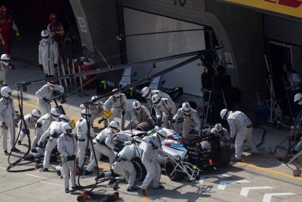 12.04.2015 - Race, Pit stop, Felipe Massa (BRA) Williams F1 Team FW37