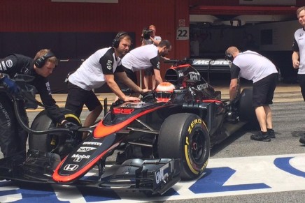 Button McLaren Honda Test Barcellona 2015