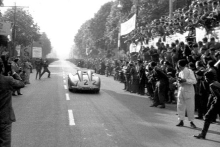 Moss Jenkinson Mercedes 300 SLR Mille Miglia 1955 partenza