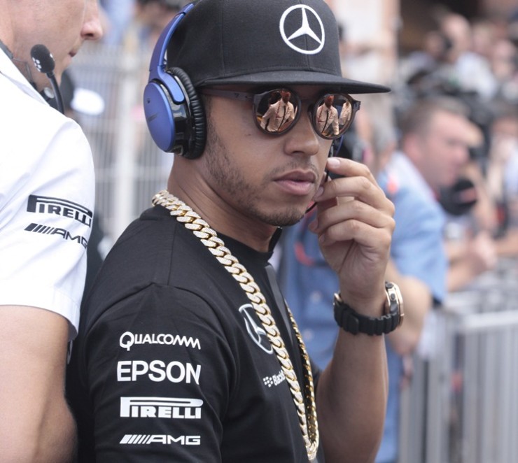 F1 | Lewis Hamilton e la moda: “In McLaren ero chiuso in una scatola”