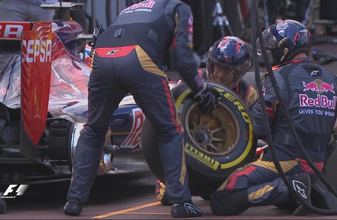 Verstappen Monaco 2015 Pit Stop