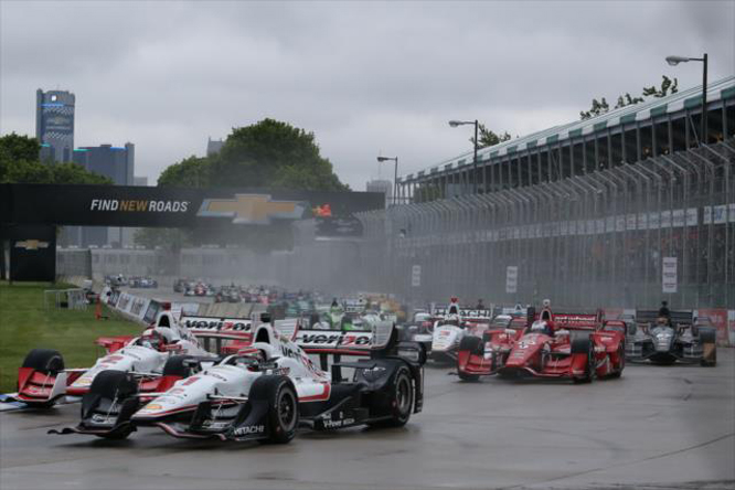 Indycar2015_Detroit2_Start