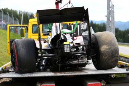 21.06.2015- Race, Fernando Alonso (ESP) McLaren Honda MP4-30 after the crash