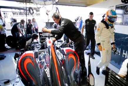 Alonso McLaren Honda Silverstone 2015