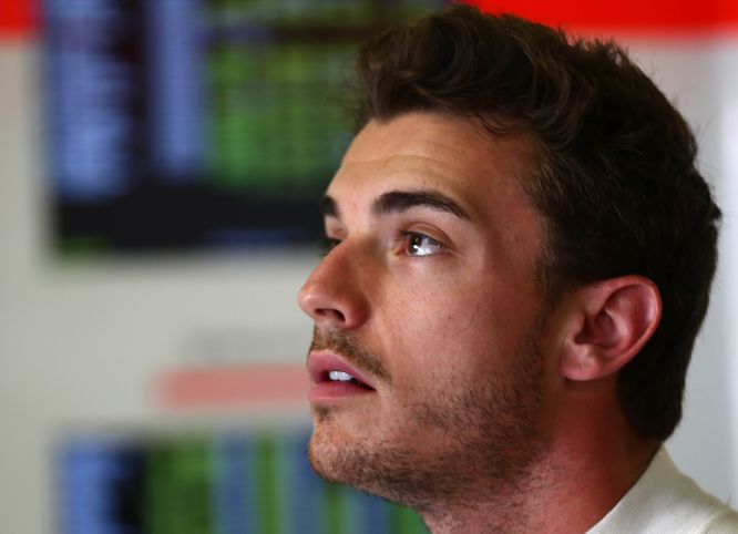 Derubato negozio dell’associazione Jules Bianchi