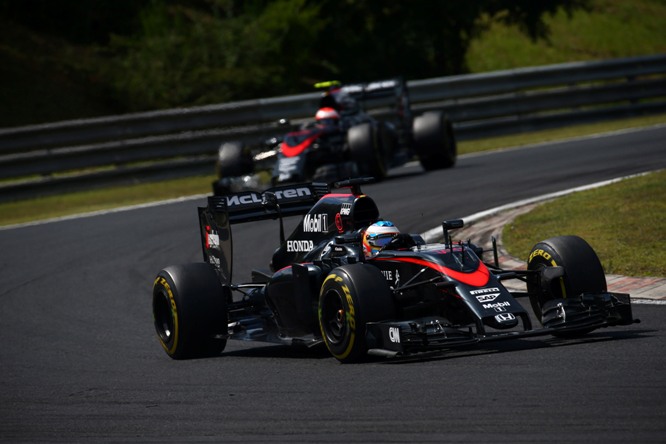 Photo4_s.r.l._723310 Alonso e Button McLaren