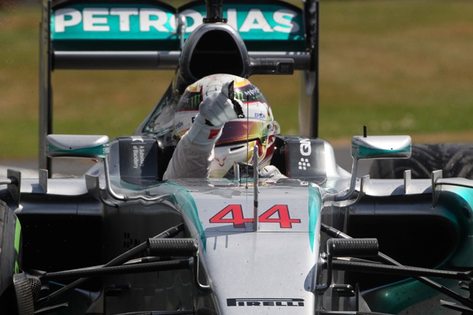 05.07.2015- Race, 1st position Lewis Hamilton (GBR) Mercedes AMG F1 W06