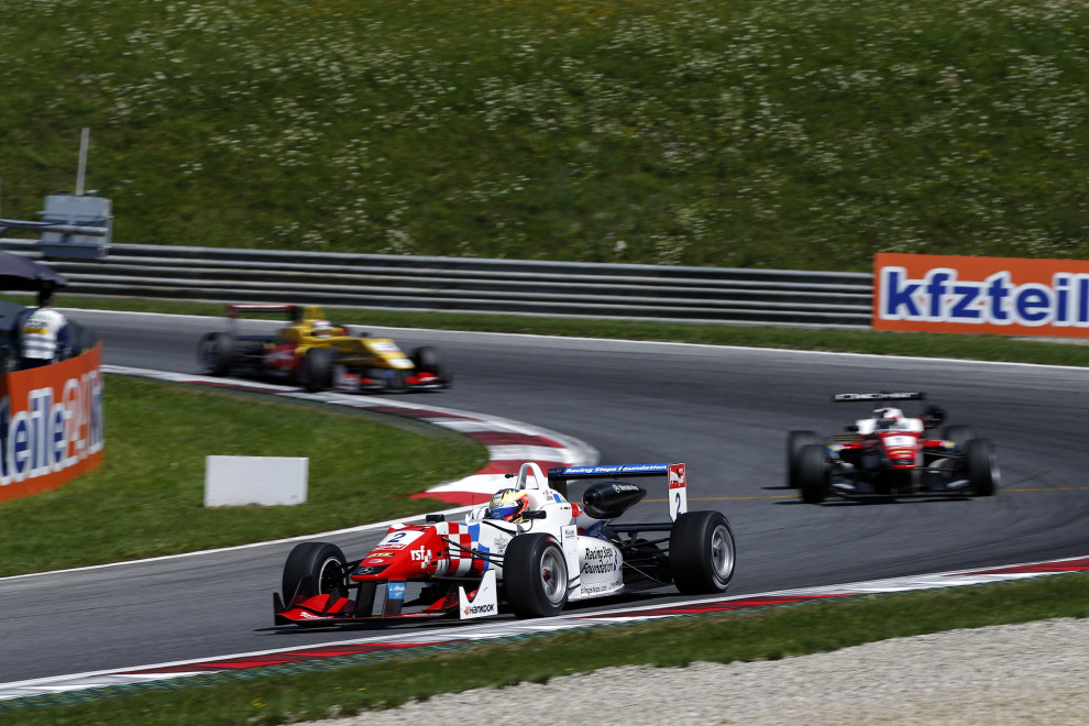 F3 | Festa Prema in Austria, Giovinazzi allunga su Leclerc