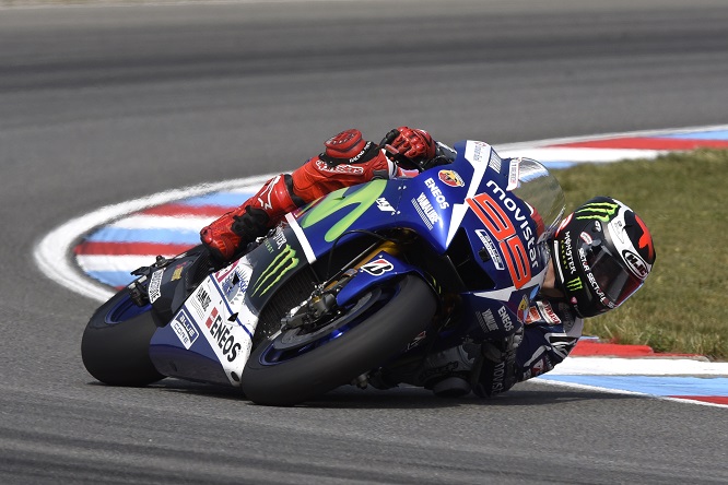 MotoGP_Lorenzo_Brno_Yamaha(1)