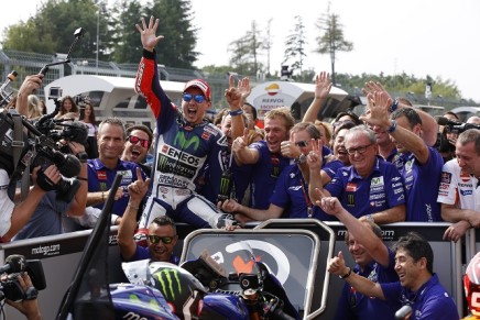 MotoGP_Lorenzo_Brno_Yamaha(2)