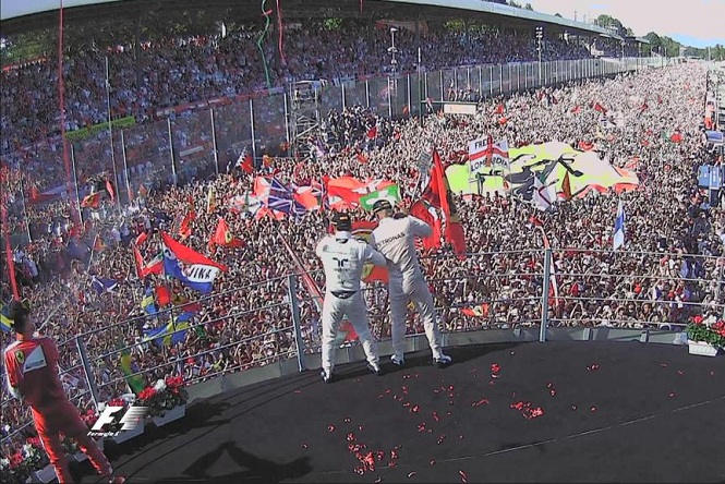 Monza pubblico festa dal podio 2015