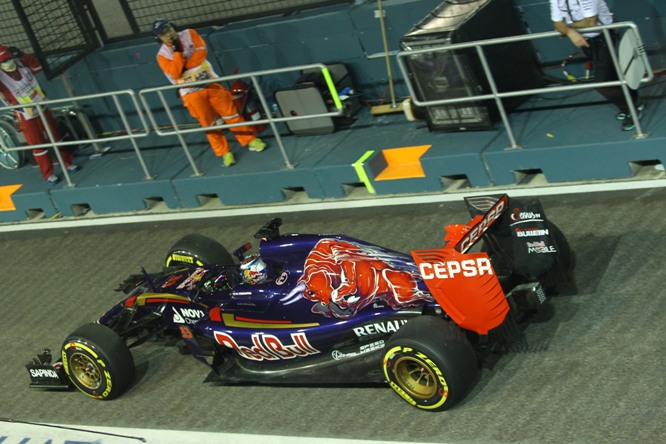 18.09.2015 - Free Practice 2, Max Verstappen (NED) Scuderia Toro Rosso STR10