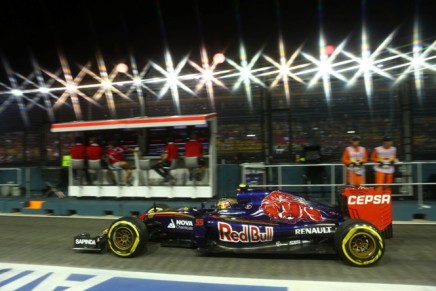 18.09.2015 - Free Practice 2, Carlos Sainz Jr (ESP) Scuderia Toro Rosso STR10