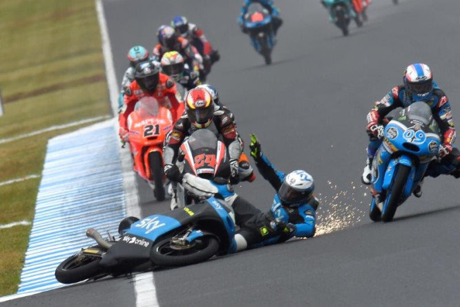 Fenati_Moto3_Motegi_2015