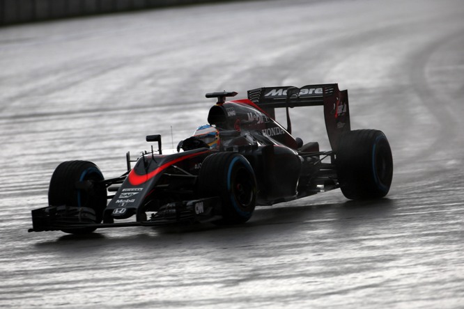 09.10.2015 - Free Practice 1, Sochi, Russian GP Fernando Alonso (ESP) McLaren Honda MP4-30