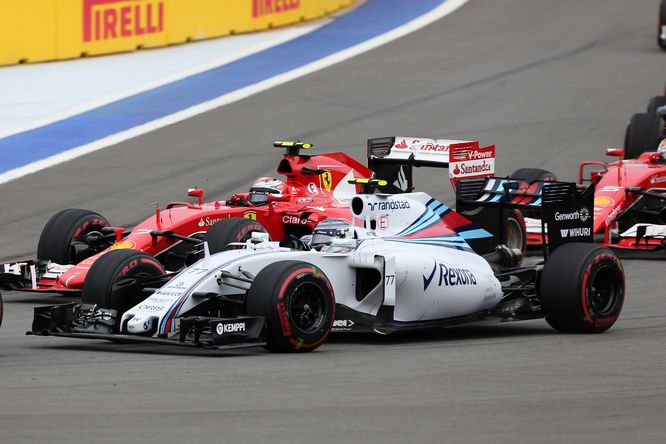 F1 | Williams. Bottas: “Kimi era troppo lontano per provarci”
