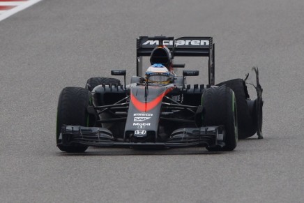 United States Grand Prix, Austin 22 - 25 October 2015 Alonso McLaren Foratura primo giro