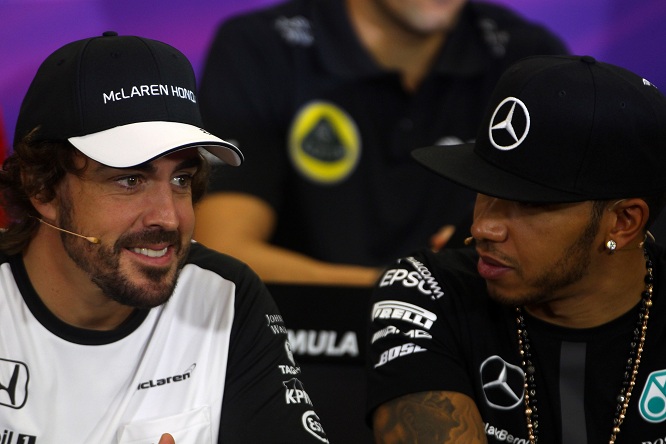 F1 | Hamilton: “Sarebbe un peccato se Alonso si ritirasse”
