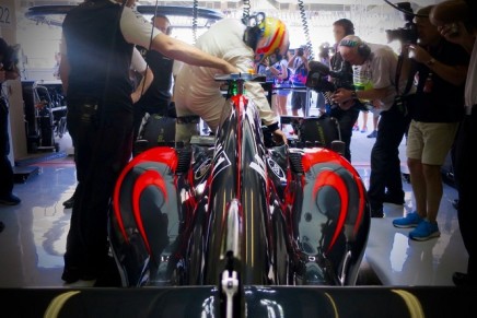 Alonso McLaren Honda Abu Dhabi 2015