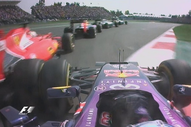 Contatto Vettel Ricciardo prima curva Messico 2015