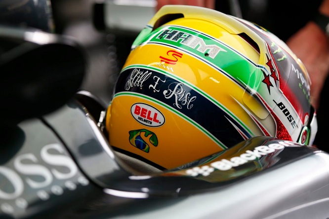 Hamilton casco omaggio Senna Brasile Interlagos 2015