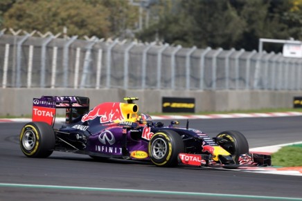 01.11.2015 - Race, Daniil Kvyat (RUS) Red Bull Racing RB11