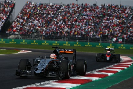 Mexican Grand Prix, Mexico City 29 October - 1 November 2015 Button, McLaren - Hulkenberg, Force India