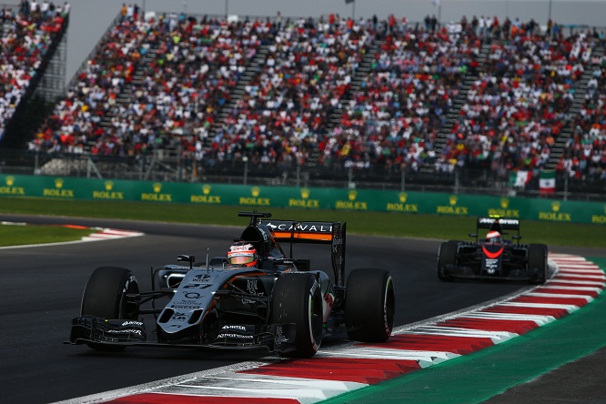 Mexican Grand Prix, Mexico City 29 October - 1 November 2015 Button, McLaren - Hulkenberg, Force India