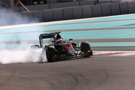 27.11.2015 - Free Practice 1, Jenson Button (GBR)  McLaren Honda MP4-30.