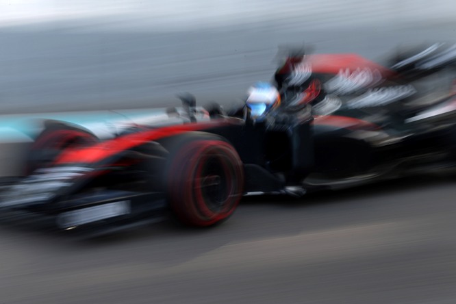 28.11.2015 - Free Practice 3, Fernando Alonso (ESP) McLaren Honda MP4-30