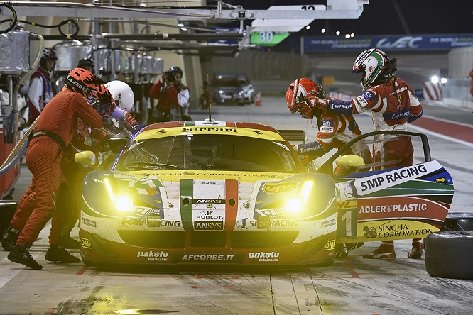 WEC Rigon Ferrari Pit-stop durante la 6 Ore Bahrain