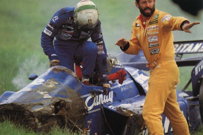 f1-134 foto6 De Cesaris Ligier incidente