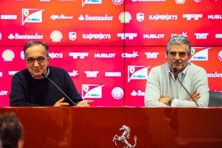 Conferenza-Ferrari-2015-Fine-anno-Marchionne-Arrivabene-2