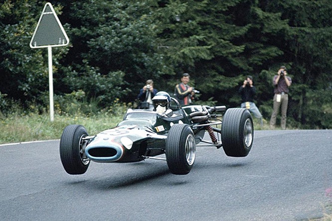 f1-135 foto3 Ickx