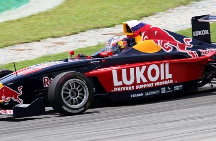 Daniil_Kvyat_2010_Formula_BMW_Malaysia_April