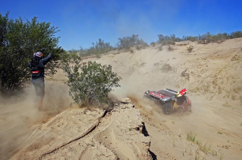 Sainz Peugeot Dakar 2016