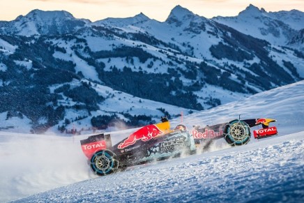 Verstappen_Red-Bull_Live-Snow(9)