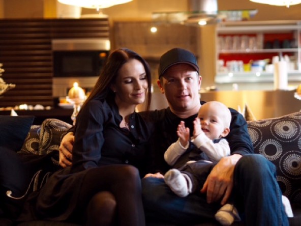 Family time anche Kimi Raikkonen, la compagna Minttu e il piccolo Robin